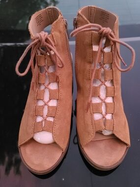 Steve Madden Tan Suede Lace-Up Open Toe Mules